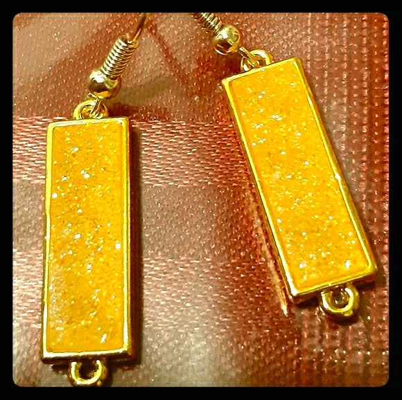 💛Yellow💛Titanium💛Crystal💛Earrings💛 - Picture 3 of 3